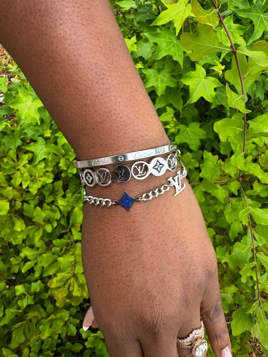 Cartier bangle Silver (1 piece only)