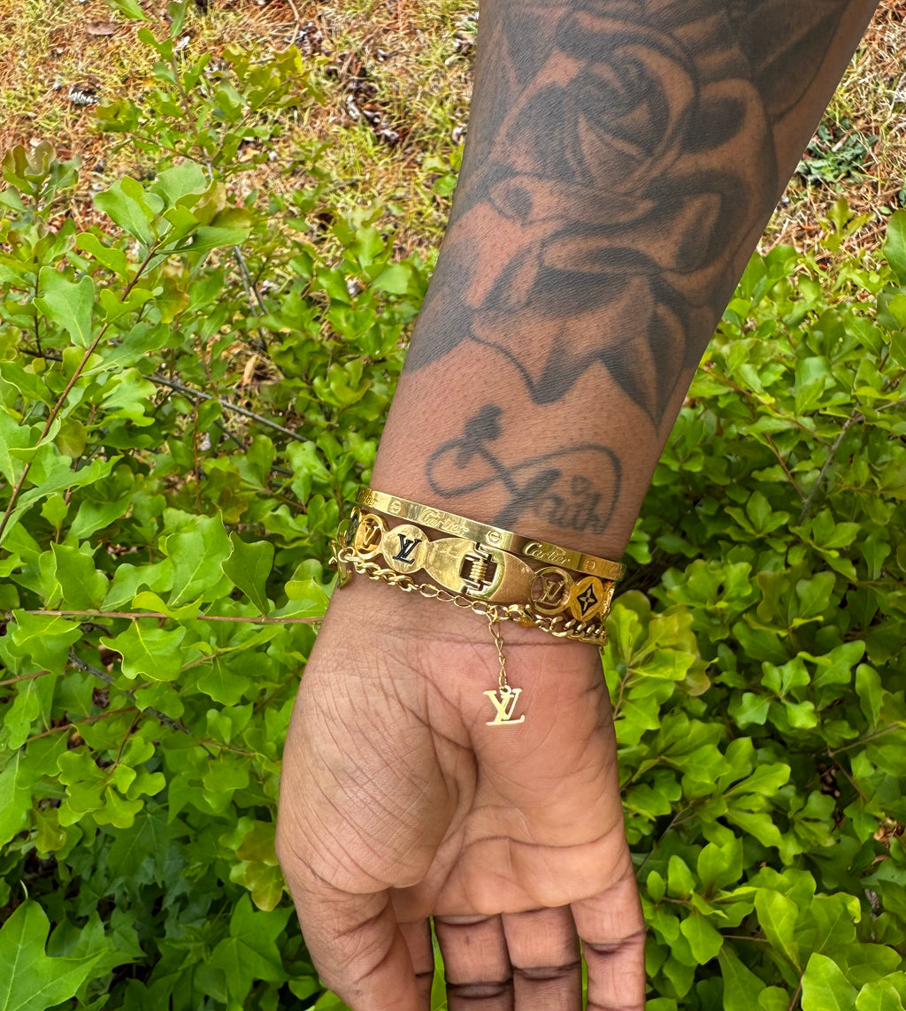 Gold Cartier bangle (1 piece)